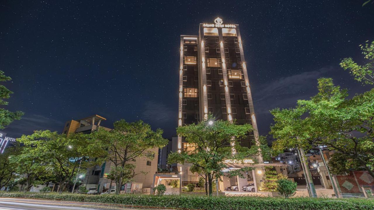 Yeongdo Grandbern Hotel 釜山広域市 エクステリア 写真