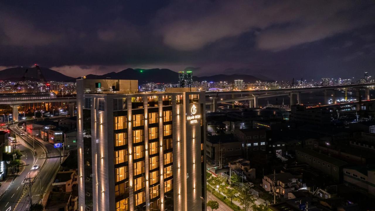 Yeongdo Grandbern Hotel 釜山広域市 エクステリア 写真