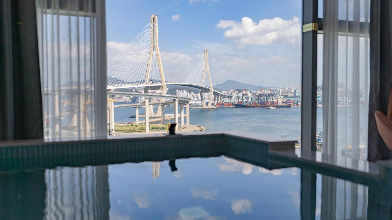 Yeongdo Grandbern Hotel 釜山広域市 エクステリア 写真