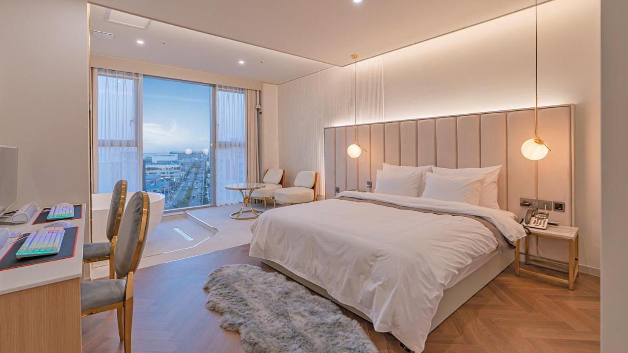 Yeongdo Grandbern Hotel 釜山広域市 エクステリア 写真